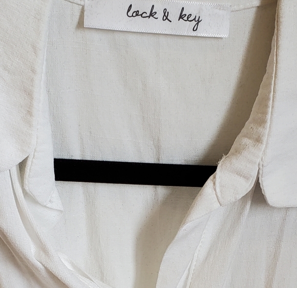 Sleeveless button down top with tie detail - Small - Picture 2 of 5